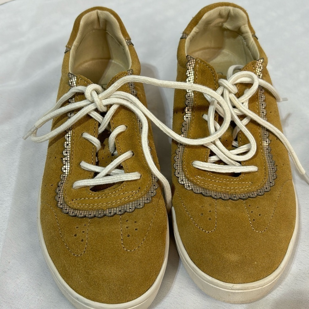 Spenco Wheat Suede Sneakers Size 7